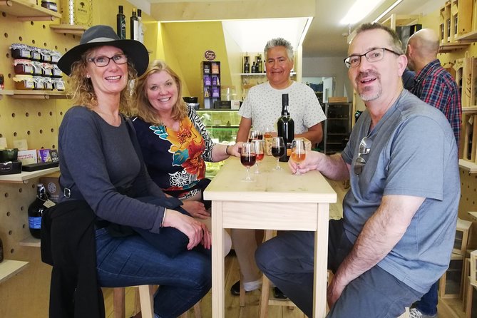 3 table wines & 5 Port wines + Tapas - Starting at Porto Cathedral