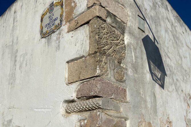 Albufeira History Walking Tour with Wine and Tapas - Guide style and the amount of history