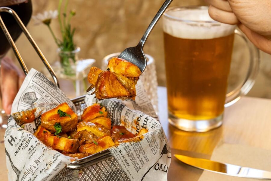 Alcudia: Self-Guided Gourmet Tapas and Wine Tour - Key points at a glance
