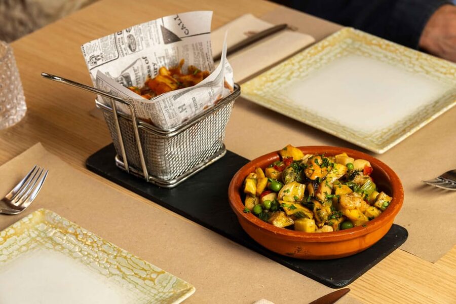 Alcudia: Self-Guided Gourmet Tapas and Wine Tour - How much walking and how much time?