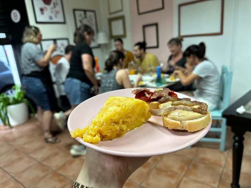 Alicante:Evening Spanish Tapas Cooking Class with Live Music - A two-hour menu built around Spanish favorites