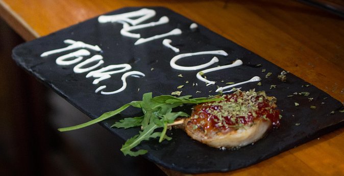 Alicante Evening Tapas tour - Traditional dishes and unusual pairings