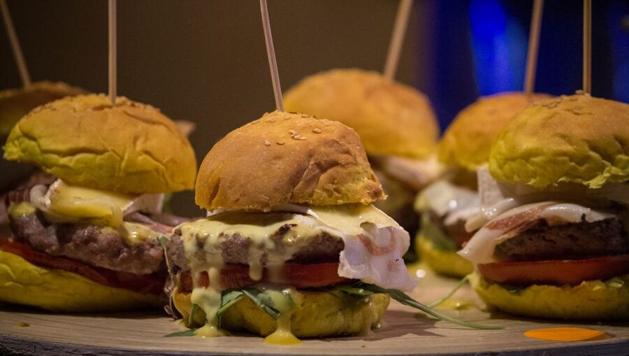 Alicante: Evening Tapas Tour - The final 45-minute bar and a proper finish