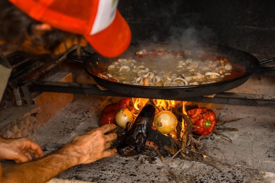 Alicante: Food Walking Tour with Wine Tasting and Tapas - Key points to know before booking