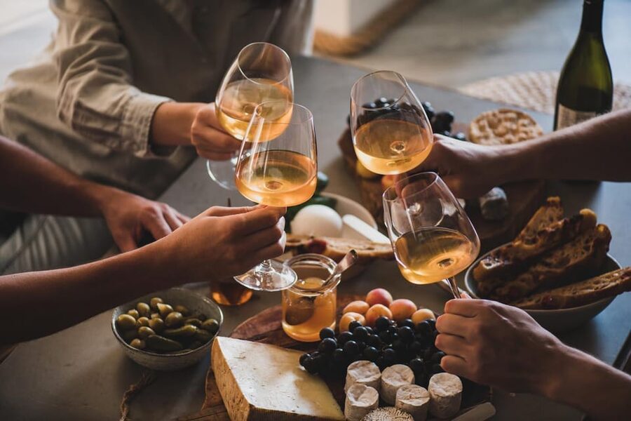 Alicante: Food Walking Tour with Wine Tasting and Tapas - Plaça de Quijano and the local bar rhythm