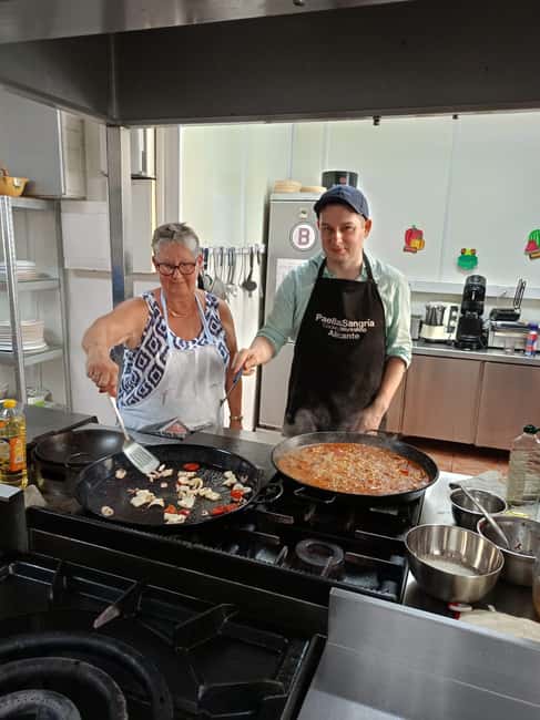 Alicante: Paella & Sangria Class with Tapas and Market Visit - Sangria, tapas, and the long lunch