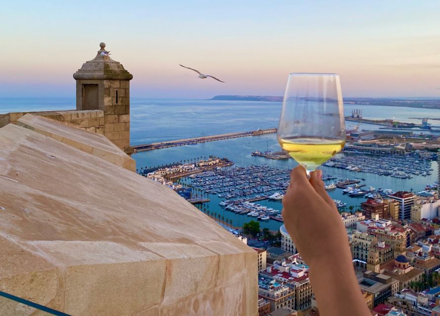 Alicante: Santa Bárbara Castle Wine Tasting & Tapas - Getting to the Santa Catalina Tower