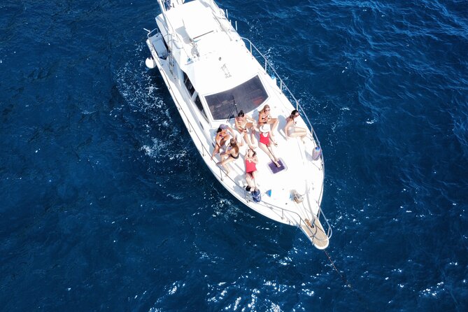 Bachelorette party, boat party in Salerno with aperitif and tapas - A cove stop for swimming and photos