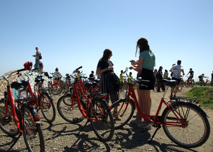 Barcelona: 3-Hour Bike Tour with Spanish Tapas - Ciutadella Park gives the ride a green pause