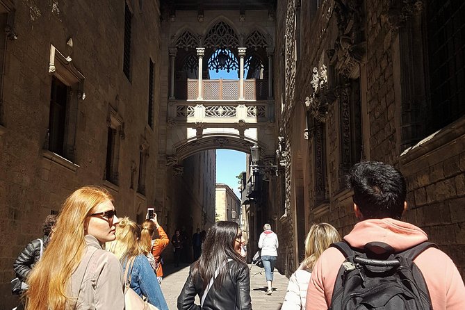 Barcelona Art and Tapas Small Group Walking Tour with Picasso Museum - Plaça Sant Felip Neri and the quieter corners
