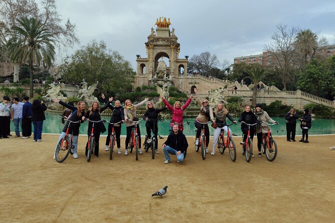 Barcelona: Bike or eBike Tour, Top Sights & Local Insights - Twenty minutes with the Sagrada Família
