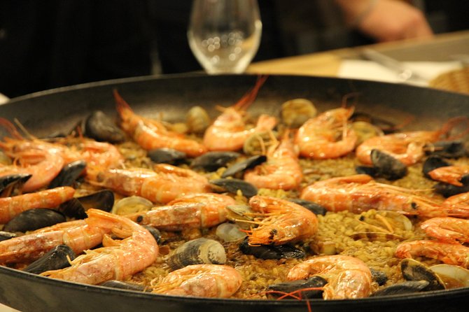 Barcelona Culinary Experience: Paella & Tapas Cooking Class - Arriving in the Gothic Quarter