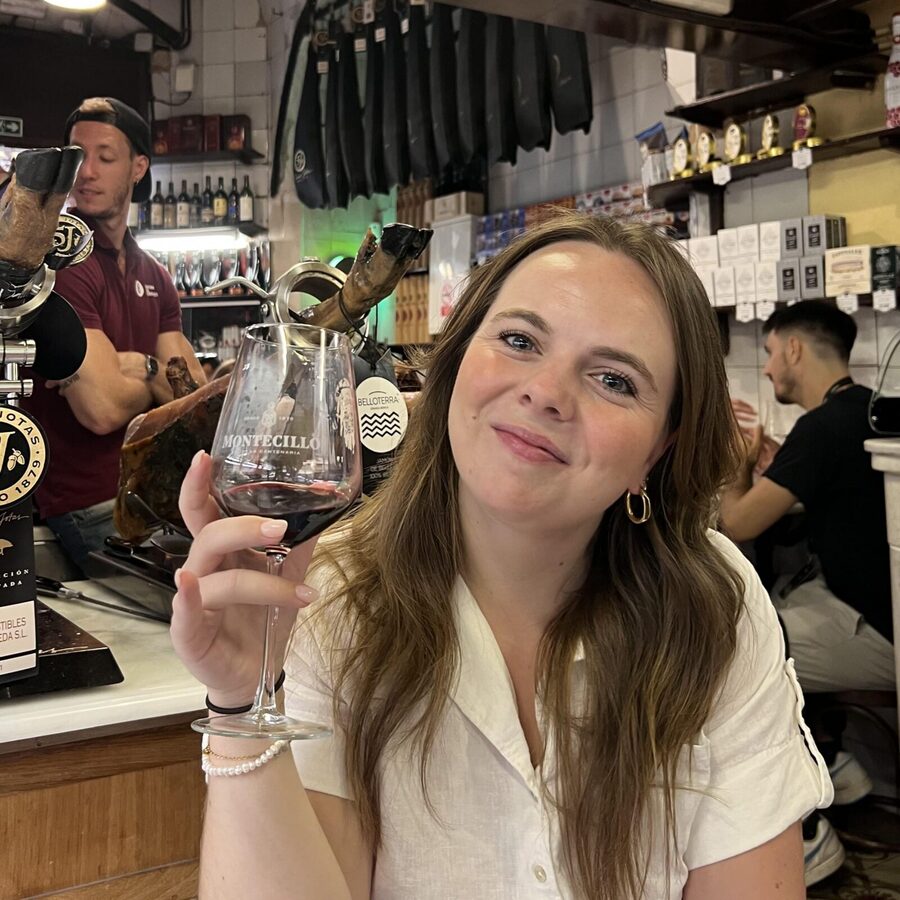 Barcelona: El Born and Gothic Quarter Wine & Tapas Bar Tour - Starting among Barcelona’s oldest streets