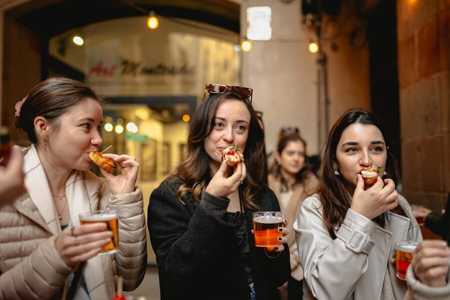 Barcelona: El Born Food Walking Tour with Tapas and Drinks - Why this Barcelona food tour works