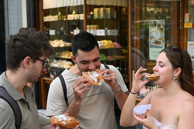 Barcelona El Born Tapas and Wine Tour with Guide - Barceloneta, pastry, and the move toward the sea