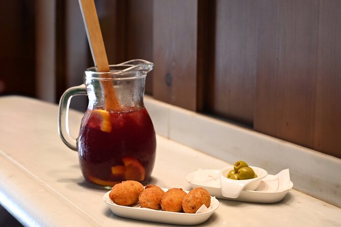Barcelona El Born Tapas and Wine Tour with Guide - Who should book this food tour?