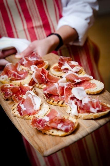 Barcelona: Evening Walking Tour in the Gaudi Area with Tapas - L’Eixample after dark, with Modernisme overhead