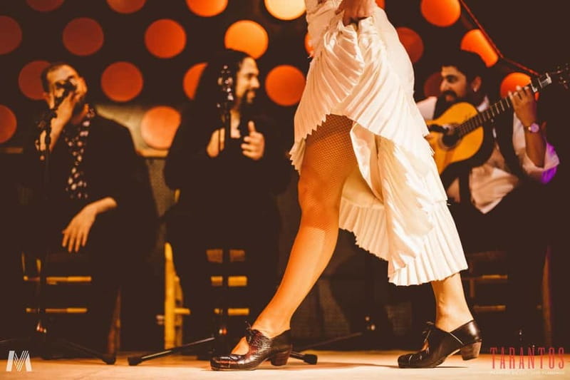 Barcelona: Flamenco, Tapas &Sangria - Los Tarantos and the power of live flamenco