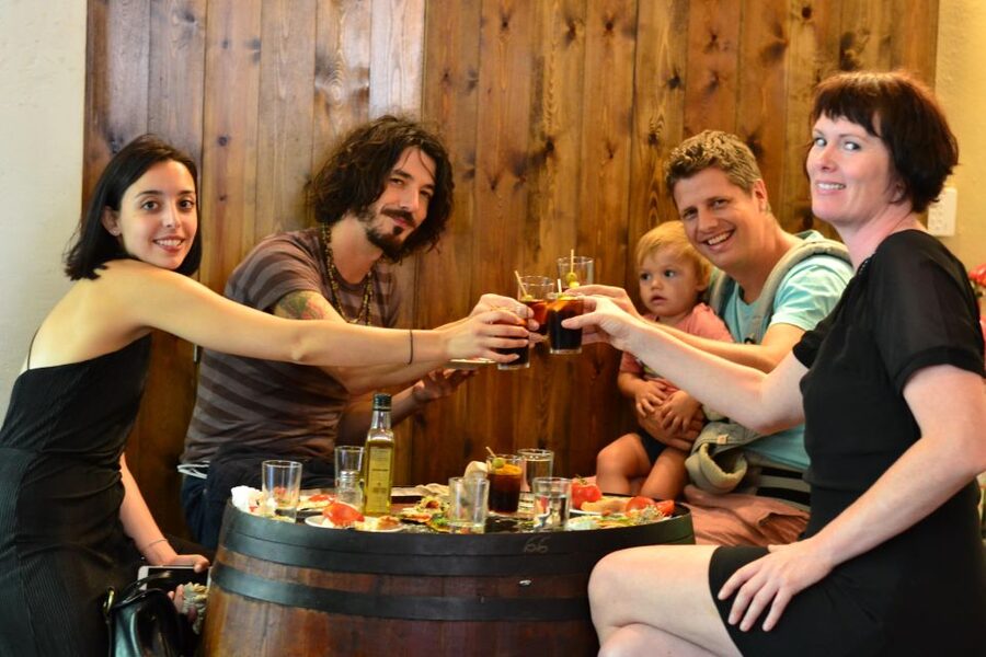 Barcelona: Food & Market Tapas Tour - The porron: a simple drink with a tricky technique