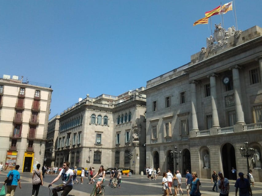 Barcelona: Gothic Quarter Legends Walking Tour with Tapas - Starting at Hotel Colón beside Barcelona Cathedral