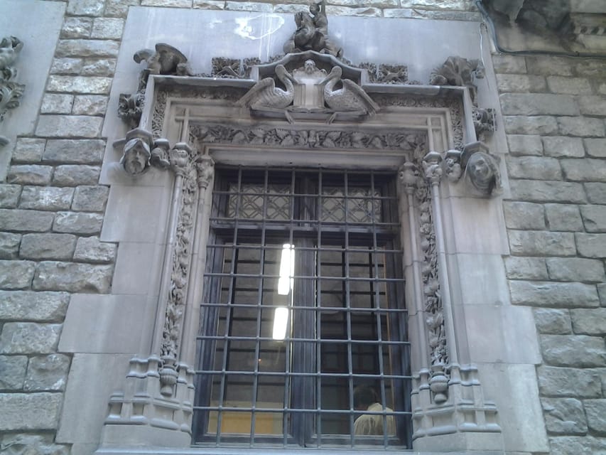 Barcelona: Gothic Quarter Legends Walking Tour with Tapas - What the $53 price gets you