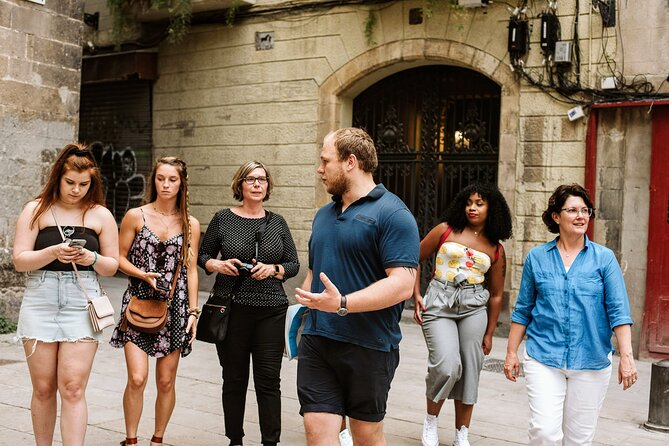 Barcelona Gothic Quarter Tapas & Taverns Food & Wine Tour - What the drinks add to the experience