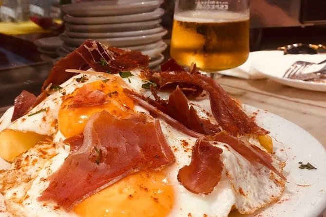 Barcelona Gothic Quarter VIP Tapas & Wine Tour - Second stop on Carrer dels Carders
