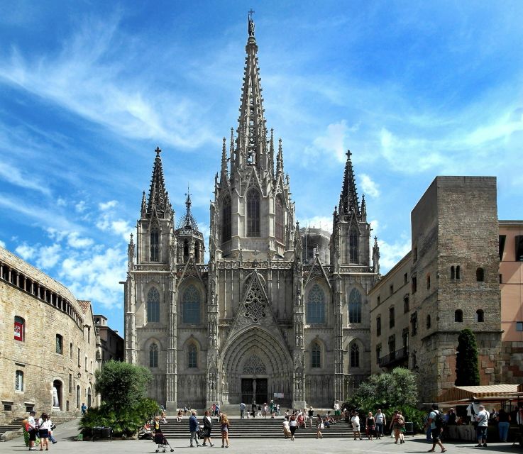 Barcelona: Gothic Quarter Walking Tour with Optional Tapas - Key points at a glance