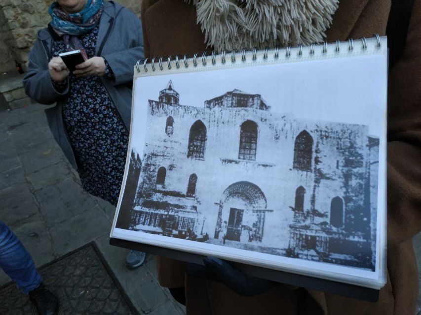 Barcelona: Gothic Quarter Walking Tour with Optional Tapas - Stories of St. Roque, Wilfredo the Hairy, and Catalonia