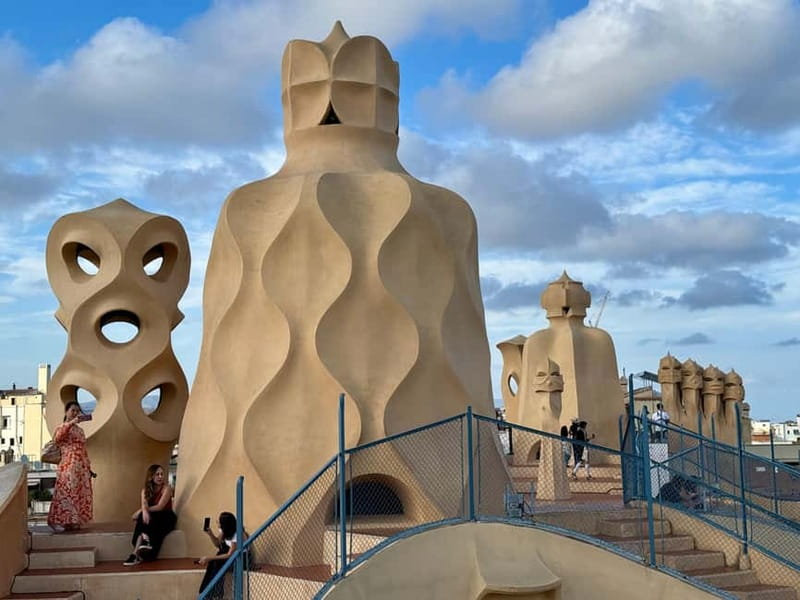 Barcelona in 1 Day: Sagrada Familia, Park Guell, Mila, tapas - FAQ