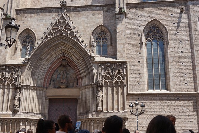 Barcelona in One Day: Gaudí, Gothic Quarter &Tapas (Private Tour) - Casa Batlló and La Pedrera: Gaudí in two acts