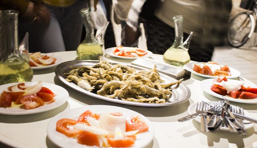 Barcelona: Market, Tasty Tapas/Food and Gothic History Tour - Catalan favorites: sausage, tomato bread and seafood