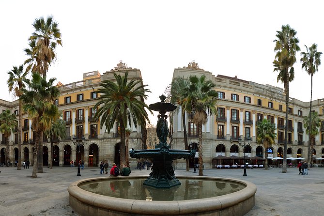 Barcelona Old Town Night Small Group Tour with Tapas & Flamenco - Practical tips for getting the most from the tour