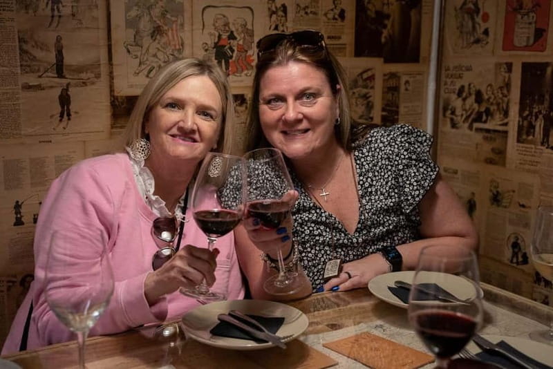 Barcelona Old Town Tapas Night: Hidden Bars, Cava & Vermut - Gothic Quarter bars and the first taste of Catalonia