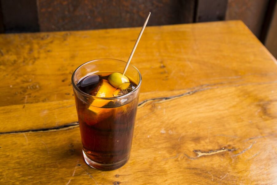 Barcelona: Old Town Tapas & Paella Food Tour with 8 Tastings - Tapas at a family-run restaurant
