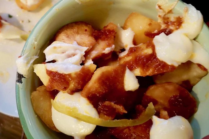 Barcelona Poble Sec Tapas & Wine Tour - Stop Two: inventive platillos on Carrer del Roser