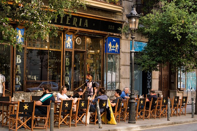 Barcelona Poble Sec Tapas & Wine Tour - Dietary limits and group size