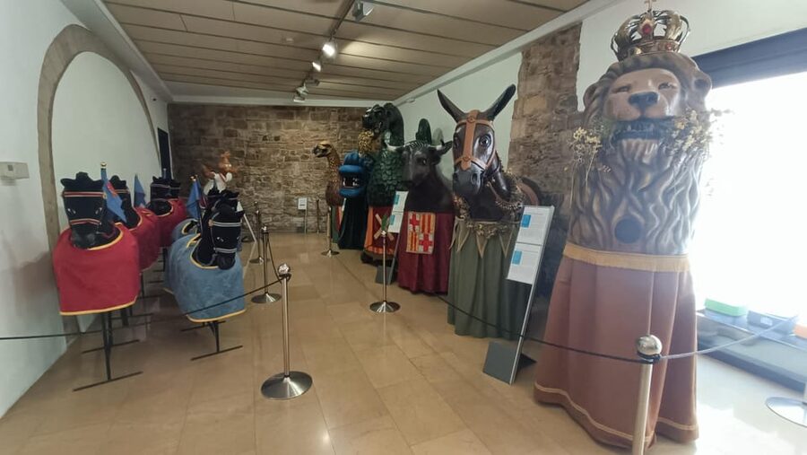 Barcelona private Family-Friendly Cultural & Food Tour - The guide makes the difference