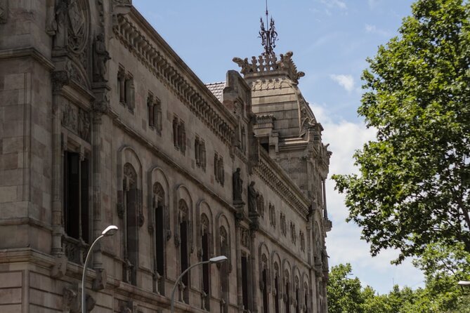 Barcelona Private Food Tour: Tapas, Paella & 8+ Food Tastings - Walking, timing, and practical comfort