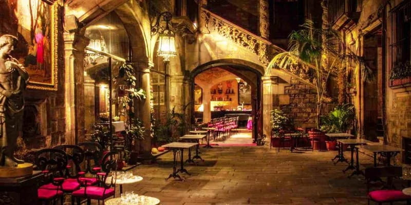 Barcelona: Private Tapas & Wine with Flamenco Show Old Town - First food stop: Basque pintxos and a drink
