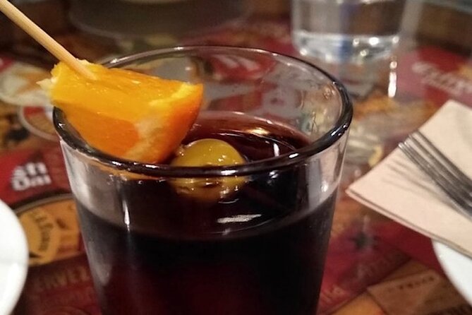 Barcelona´s Lunch or Dinner Tapas Tour: Food, drinks, happiness! - What arrives on the table