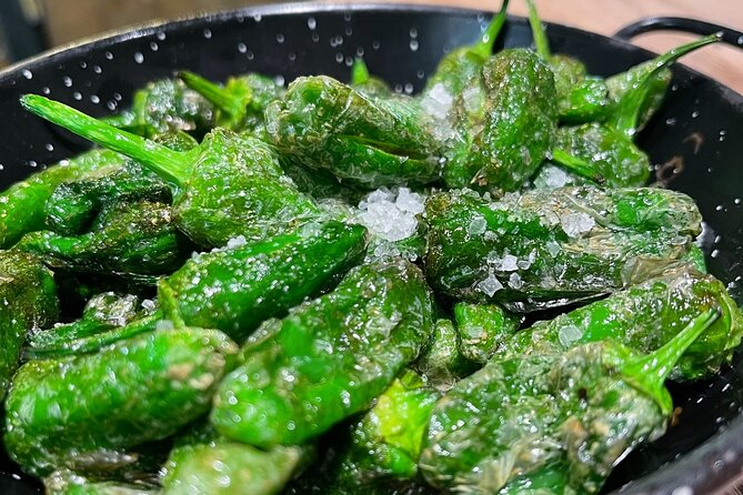 Barcelona´s Lunch or Dinner Tapas Tour: Food, drinks, happiness! - Why the $131.81 price can make sense