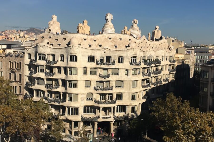 Barcelona: Sagrada Familia, Park Guell & Tapas Private Tour - Time, transport, and practical limits