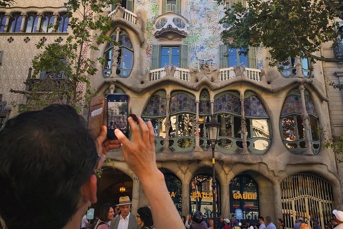 Barcelona: Sagrada Familia, Park Guell & Tapas Private Tour - The Sagrada Família is the grand finale