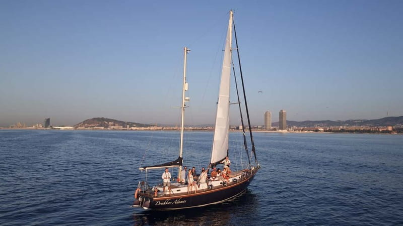 Barcelona: Sailing on a Classic Ketch Boat with tapas & cava - Day sail or evening ride