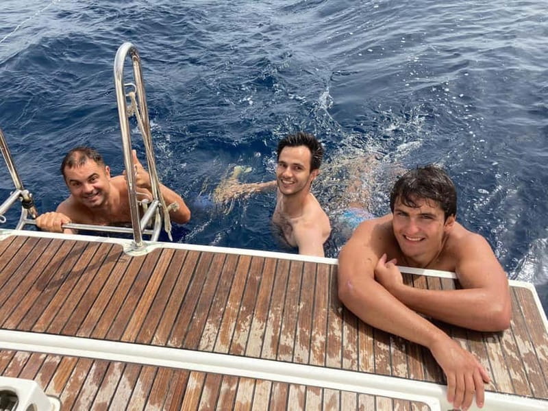 Barcelona: Sailing Tour with Tapas, Drinks and Swim Stop - Key points at a glance