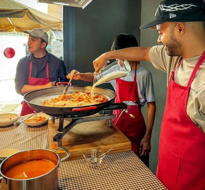 Barcelona: Seafood Paella ★Maestro★ & Tapas & Sangria - Key things to know before booking