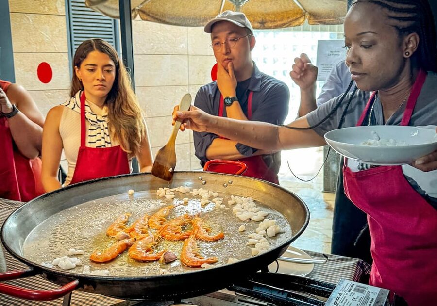 Barcelona: Seafood Paella ★Maestro★ & Tapas & Sangria - Is $71 a fair price?