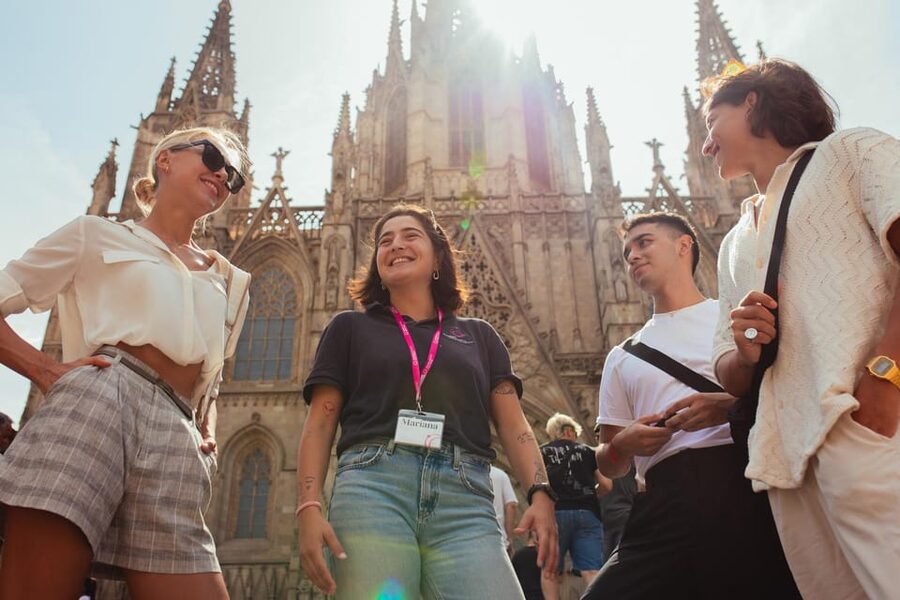 Barcelona: Small Group Gothic, Tapas & Churros Tour! - Key points at a glance