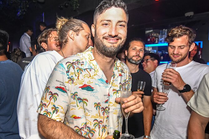 Barcelona speakeasy tapas pub crawl with hidden bars - Meeting at Milan’s cocktail bar at 8 pm